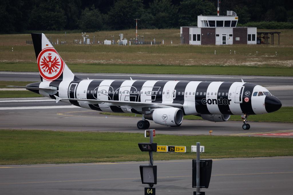 Hamburg Airport: Condor (DE / CFG) | Livery: Eintracht Frankfurt Livery | Airbus A320-214 A320 | D-ASGE | MSN 04463