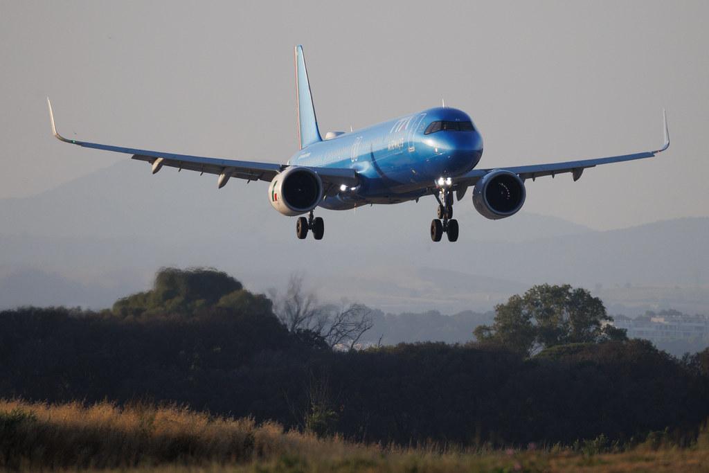 Rome Leonardo da Vinci Fiumicino Airport: Die der mit der Registrierung (MSN: ) startet vom Flughafen Rome Leonardo da Vinci Fiumicino Airport (LIRF/FCO).