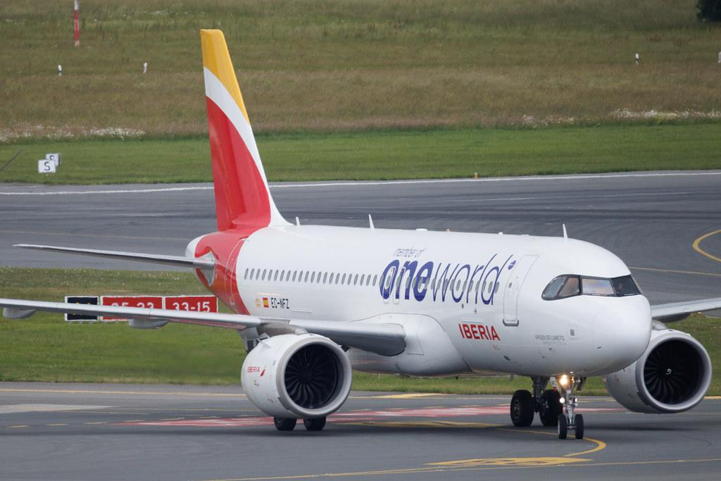 Hamburg Airport: Iberia (IB / IBE) | Livery: Oneworld Livery | Airbus A320-251N A20N | EC-NFZ | MSN 10002
