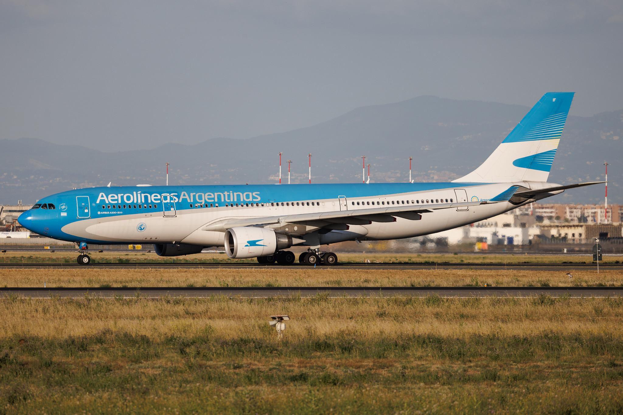 Rome Leonardo da Vinci Fiumicino Airport: Aerolineas Argentinas (AR / ARG) | Airbus A330-202 A332 | LV-GIF | MSN 1748