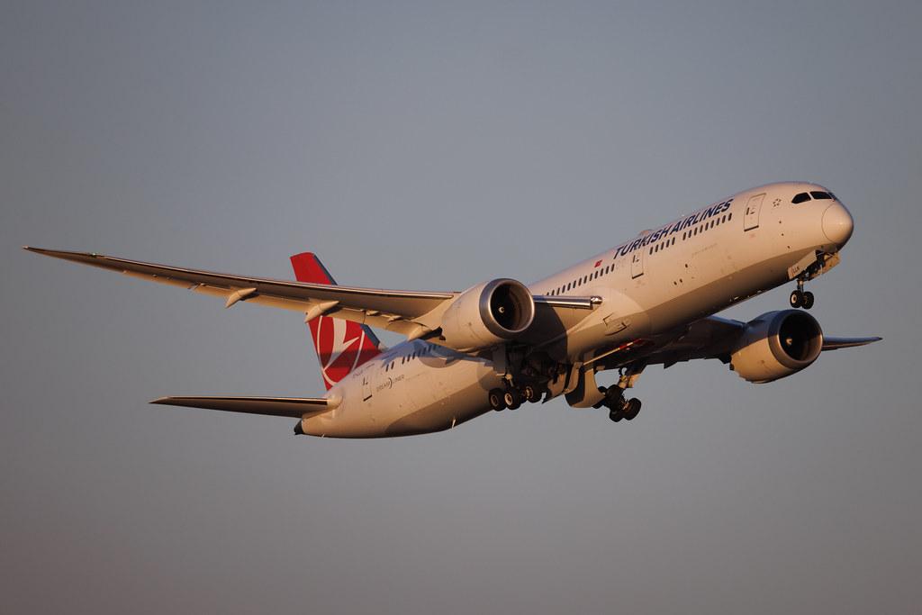 Rome Leonardo da Vinci Fiumicino Airport: Turkish Airlines (TK / THY) | Boeing 787-9 Dreamliner B789 | TC-LLN | MSN 65813