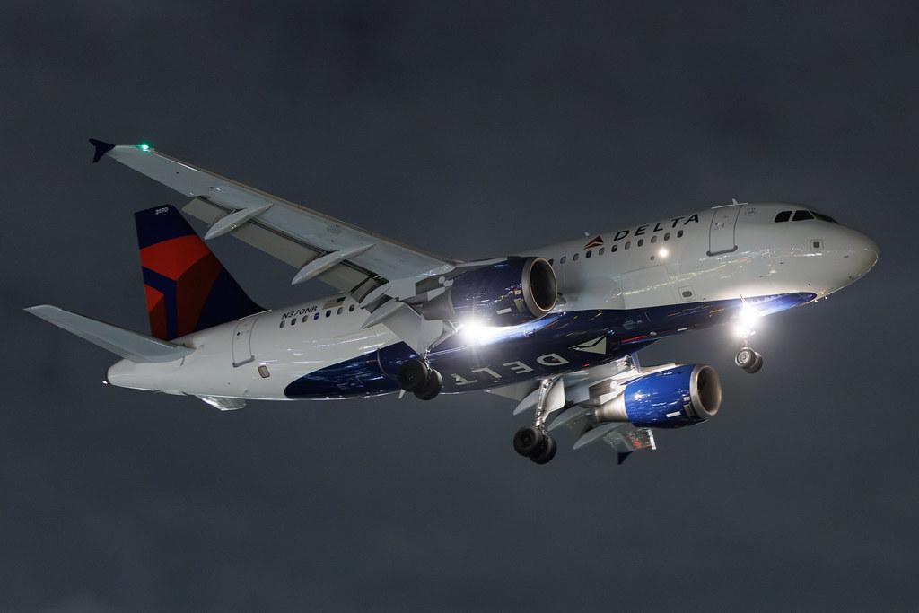 Los Angeles International Airport: Delta Air Lines (DL / DAL) | Airbus A319-114 A319 | N370NB | MSN 02087