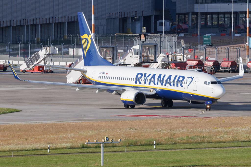 Hamburg Airport: Ryanair (FR / RYR) | Operator: Buzz | Boeing 737-8AS B738 | SP-RNQ | MSN 38507