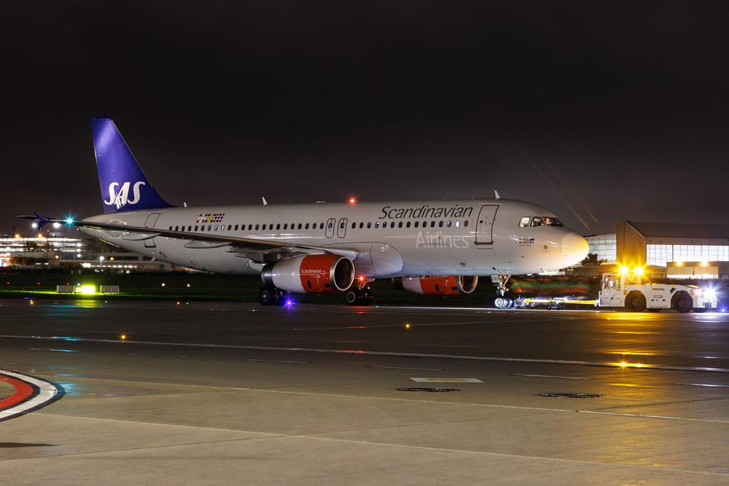 Hamburg Airport: SAS (SK / SAS) | Airbus A320-232 A320 | OY-KAU | MSN 03227