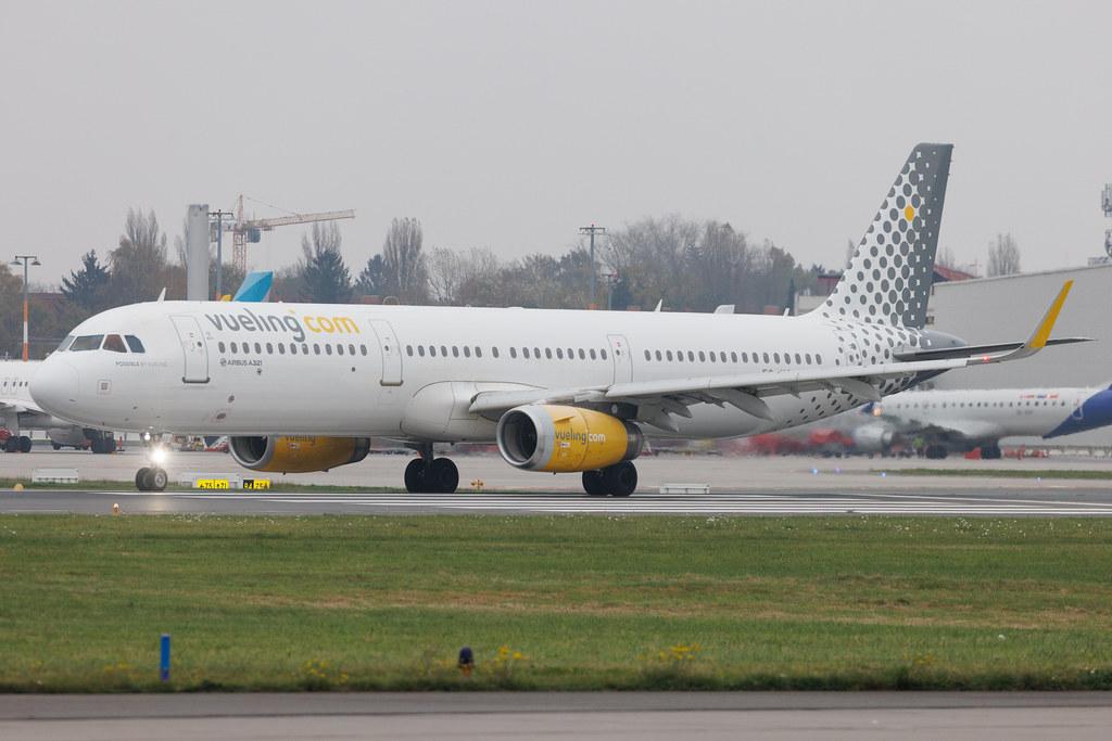 Hamburg Airport: Vueling (VY / VLG) | Airbus A321-231 A321 | EC-MGY | MSN 06638