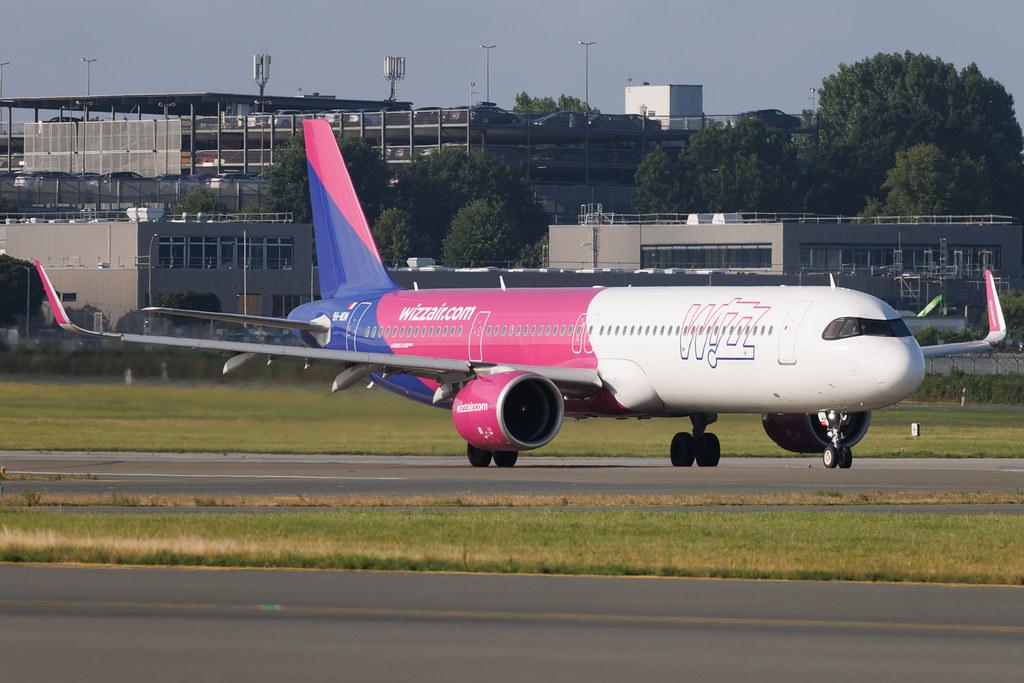 Hamburg Airport: Wizz Air (W6 / WZZ) | Operator: Wizz Air Malta | Airbus A321-271NX A21N | 9H-WDM | MSN 11273