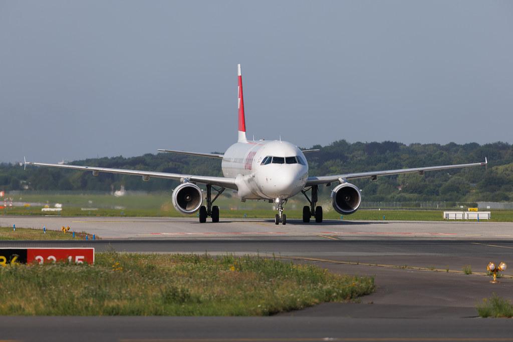 Hamburg Airport: Swiss (LX / SWR) | Airbus A321-111 A321 | HB-IOF | MSN 0541