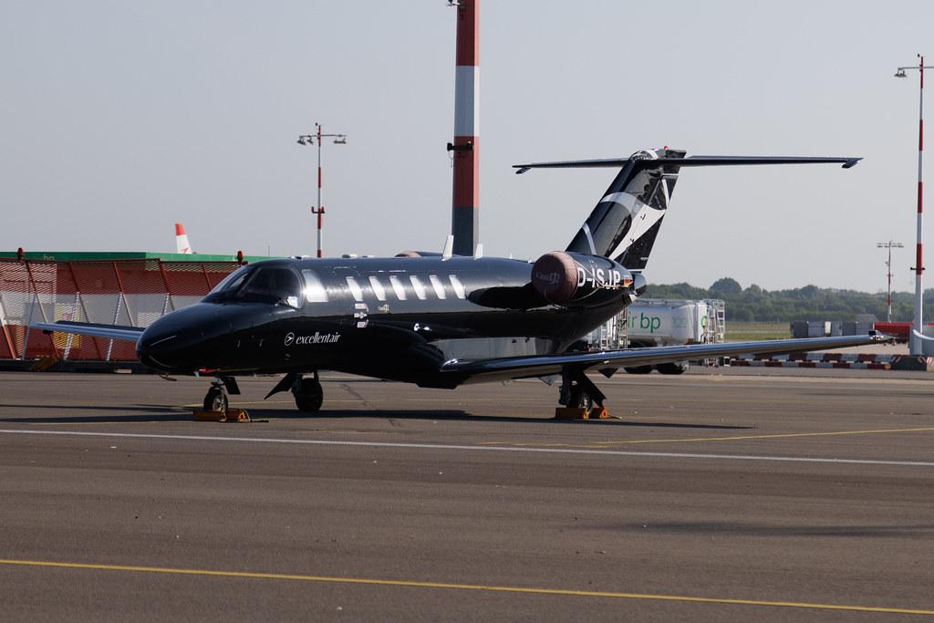 Hamburg Airport: OHL Air Charterflug | Cessna 525A CitationJet CJ2 C25A | D-ISJP | MSN 525A-0030