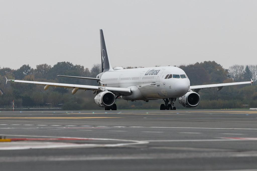 Hamburg Airport: Lufthansa (LH / DLH) | Airbus A321-131 A321 | D-AIRK | MSN 0502