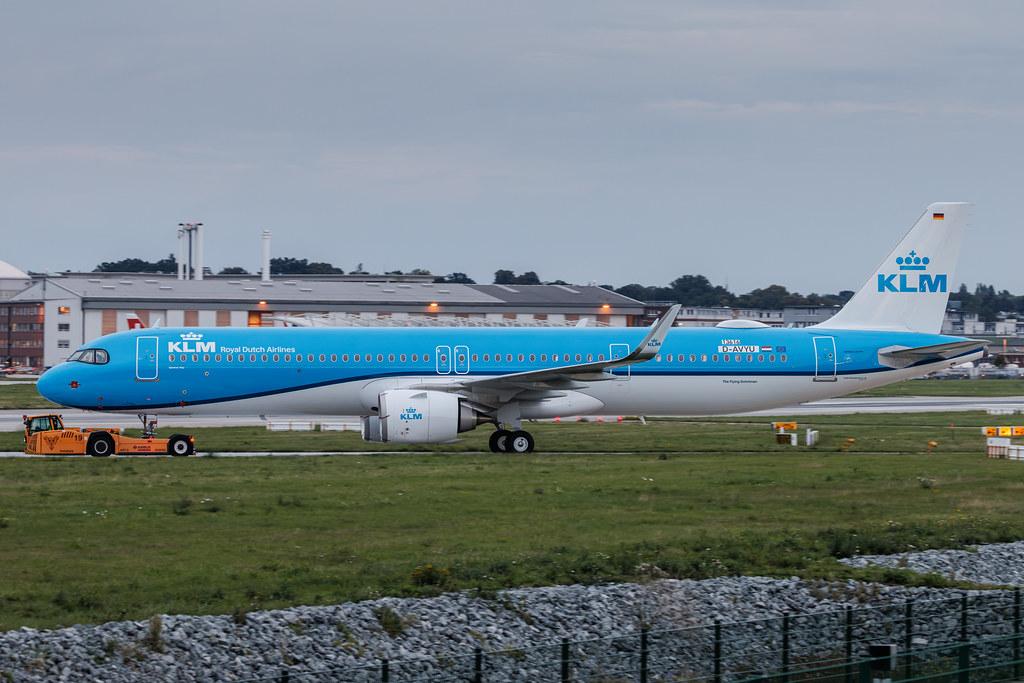 Hamburg Finkenwerder: KLM Royal Dutch Airlines | Airbus A321-252NX A21N | D-AVYU | PH-AXV | MSN 13616