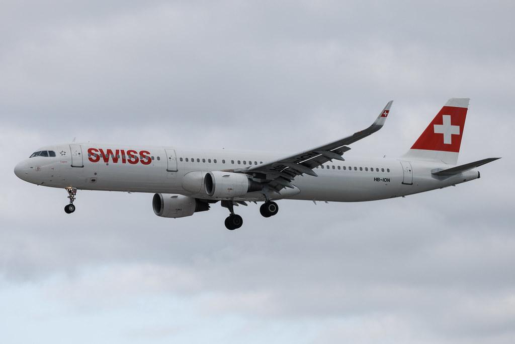Hamburg Airport: Swiss (LX / SWR) | Airbus A321-212 A321 | HB-ION | MSN 5567