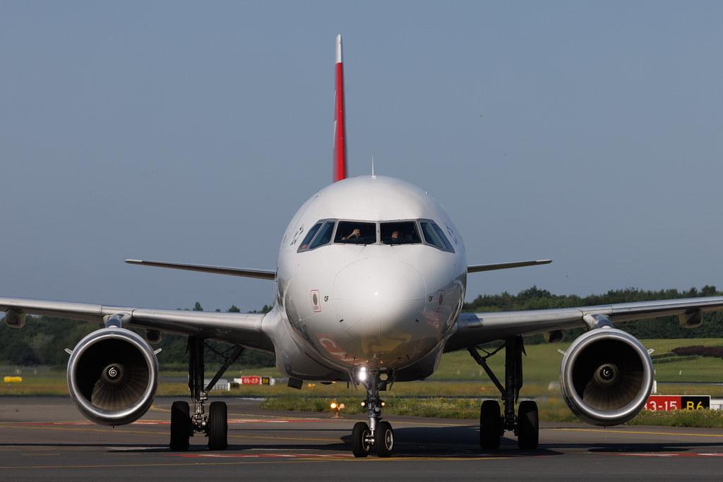 Hamburg Airport: Swiss (LX / SWR) | Airbus A321-111 A321 | HB-IOF | MSN 0541