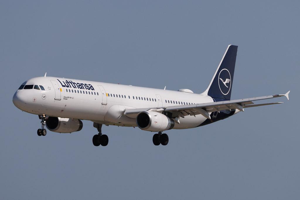 Hamburg Airport: Lufthansa (LH / DLH) | Airbus A321-131 A321 | D-AIRC | MSN 0473