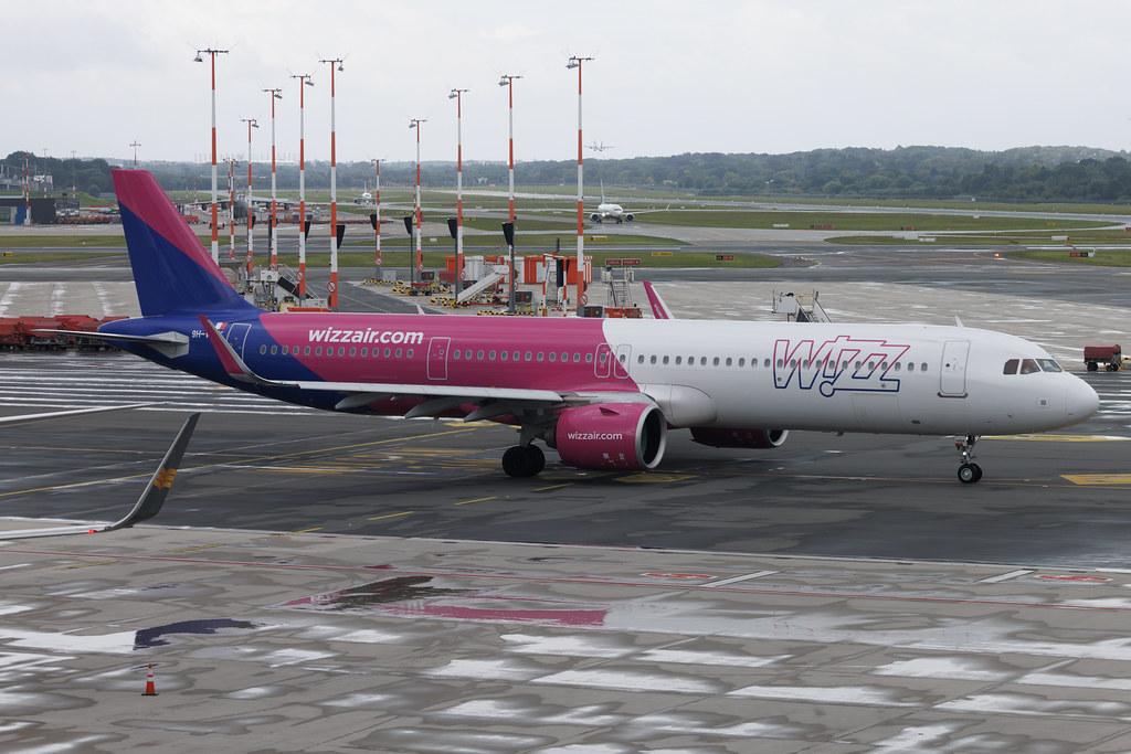 Hamburg Airport: Wizz Air (W6 / WZZ) | Operator: Wizz Air Malta | Airbus A321-271NX A21N | 9H-WBK | MSN 10440