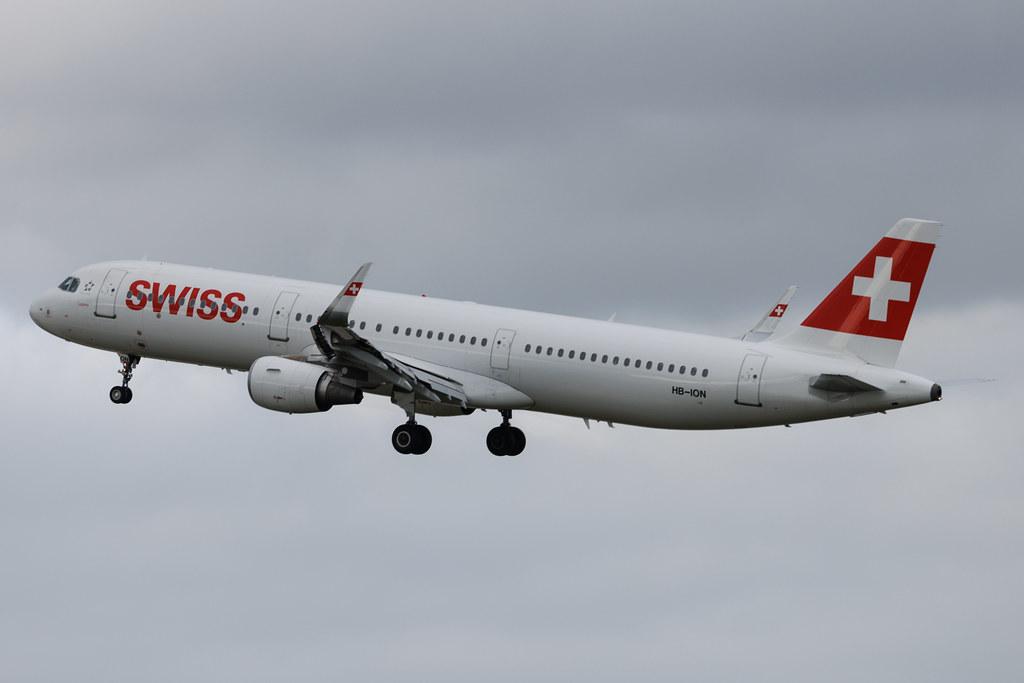 Hamburg Airport: Swiss (LX / SWR) | Airbus A321-212 A321 | HB-ION | MSN 5567
