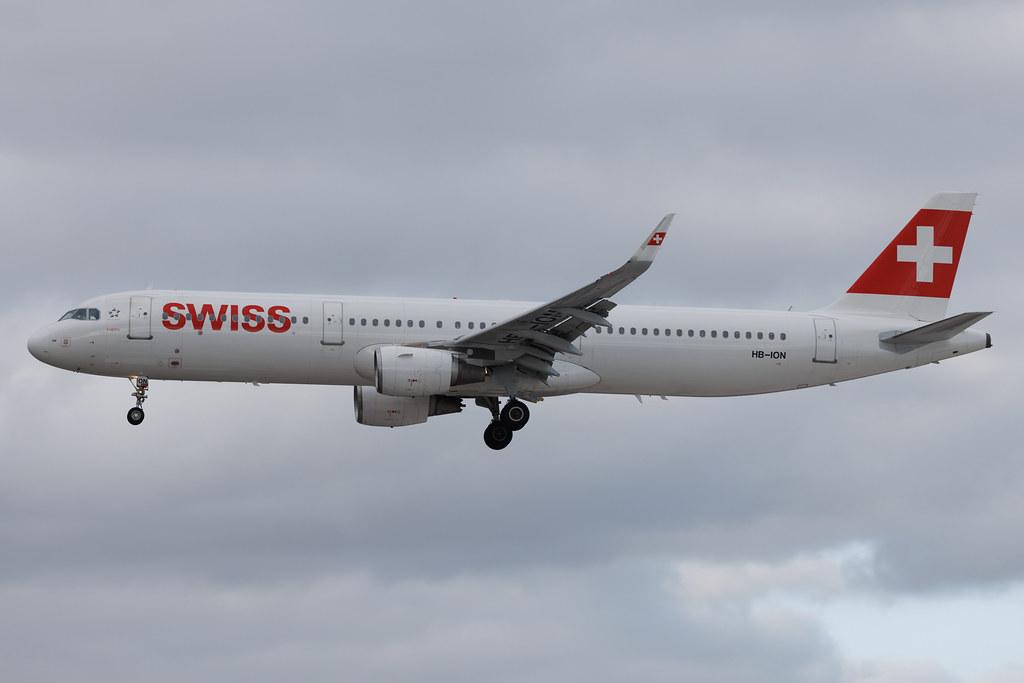 Hamburg Airport: Swiss (LX / SWR) | Airbus A321-212 A321 | HB-ION | MSN 5567