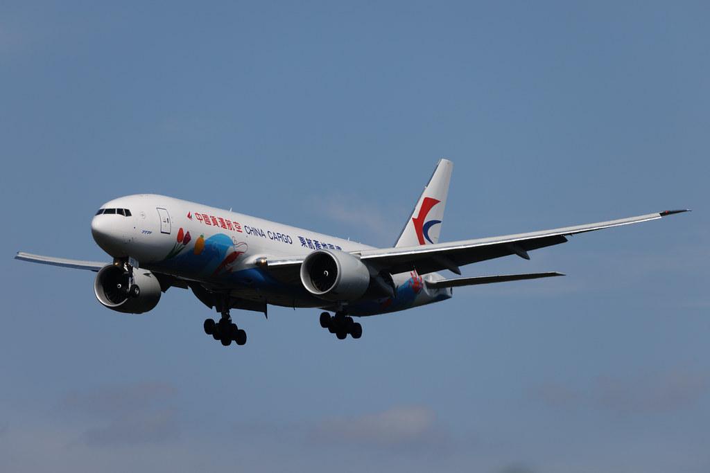 Frankfurt Airport: China Cargo Airlines (CK / CKK) | Livery: Fresh Flash Livery | Boeing 777-F B77L | B-228S | MSN 70510
