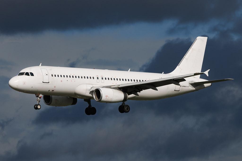 Hamburg Airport: European Air Charter (H6 / BUC) | Airbus A320-231 A320 | LZ-LAE | MSN 0259