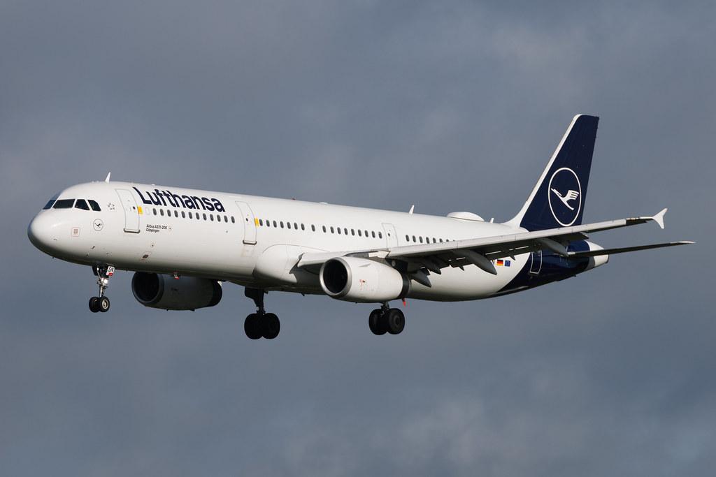 Hamburg Airport: Lufthansa (LH / DLH) | Airbus A321-231 A321 | D-AISN | MSN 3592