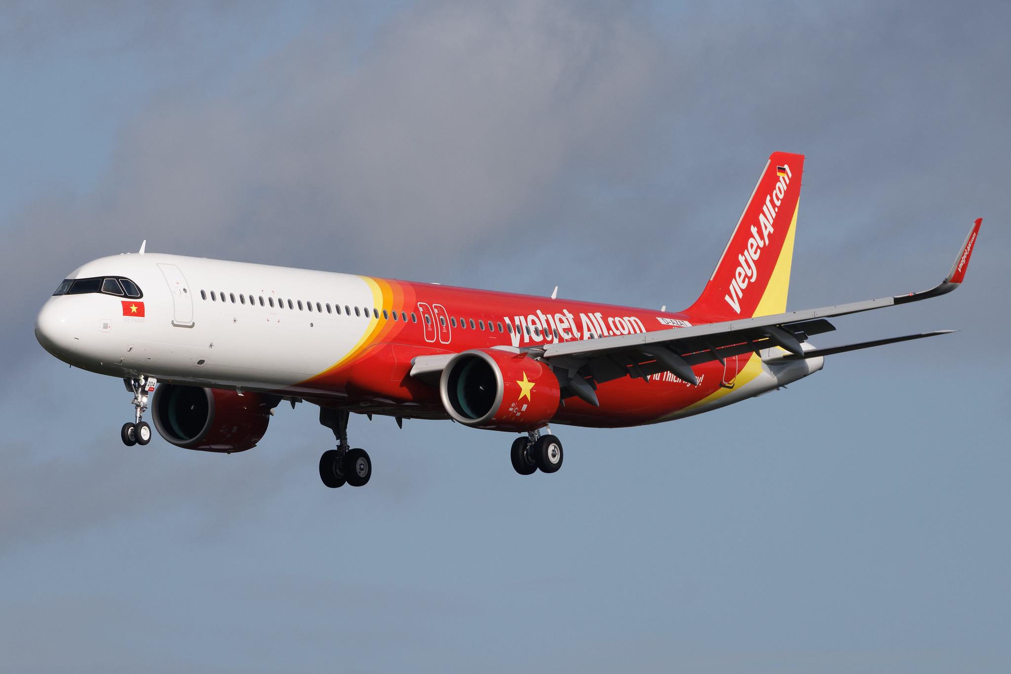 Hamburg Airport: VietJetAir (VJ / VJC) | Airbus A321-271NX A21N | D-AZAT | VN-A204 | MSN 13253