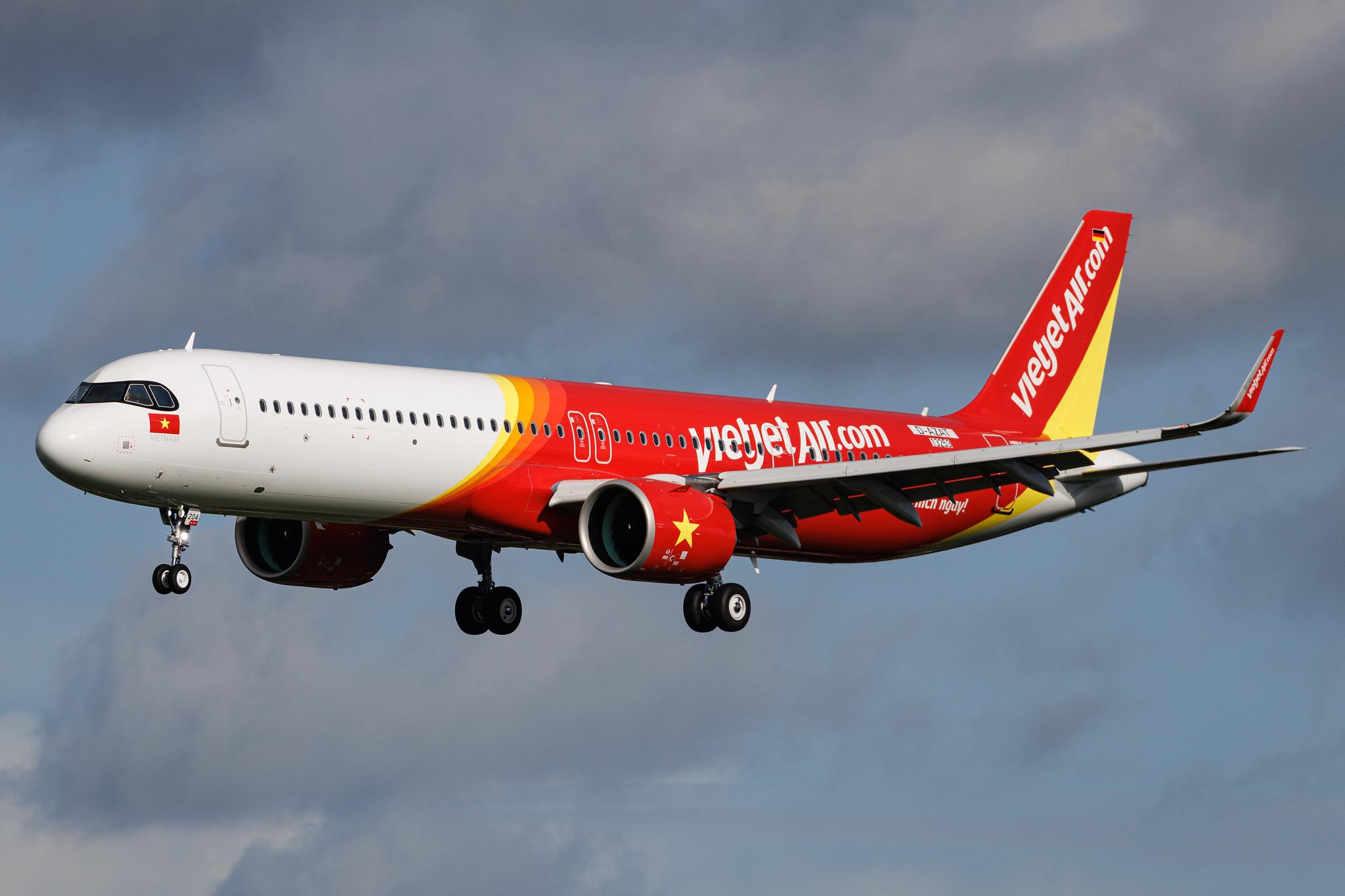 Hamburg Airport: VietJetAir (VJ / VJC) | Airbus A321-271NX A21N | D-AZAT | VN-A204 | MSN 13253