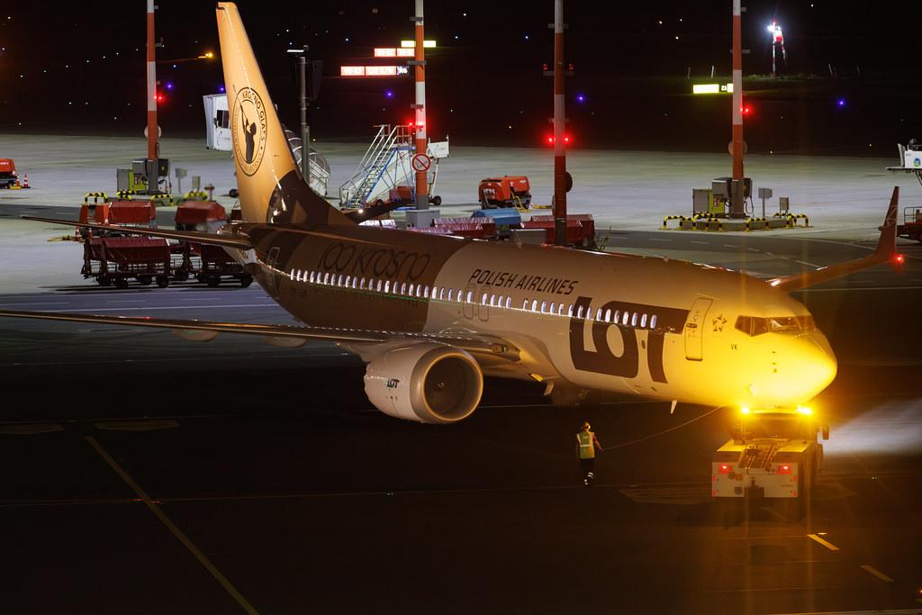 Hamburg Airport: LOT (LO / LOT) | Livery: 100 Years Krosno Glass Livery | Boeing 737 MAX 8 B38M | SP-LVK | MSN 43325